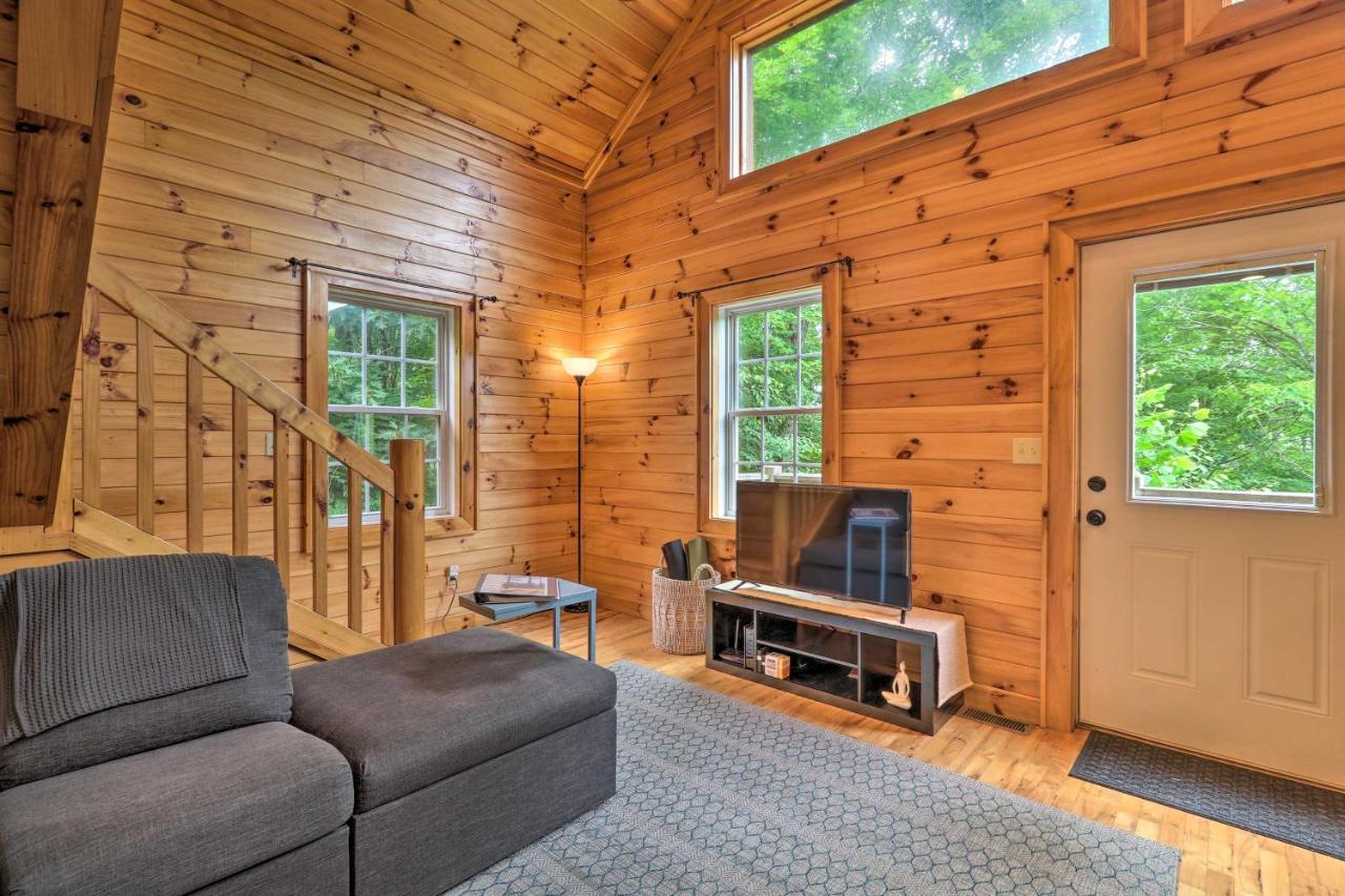 Cozy Boone Cabin With Deck Close To Downtown! المظهر الخارجي الصورة