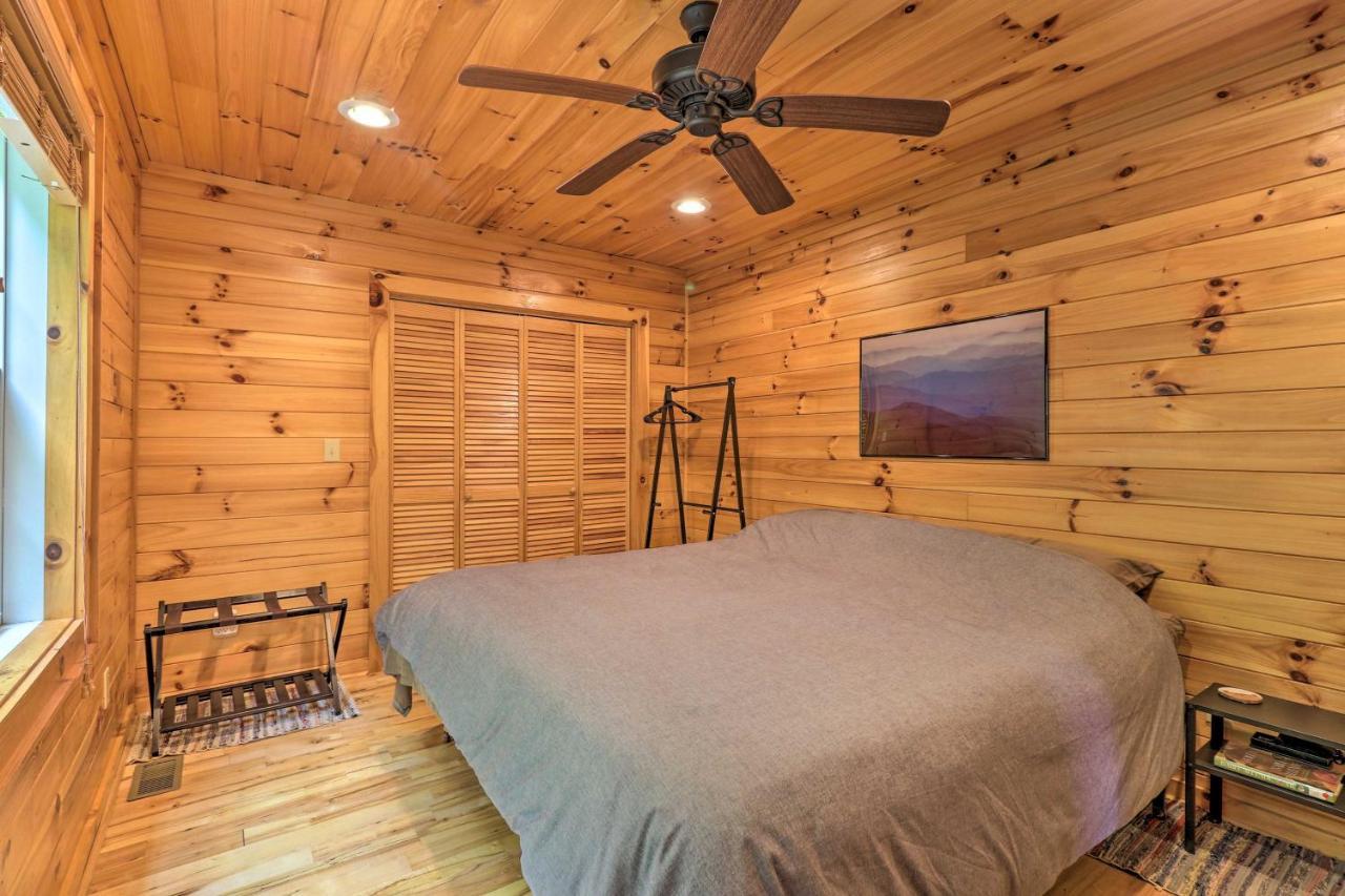 Cozy Boone Cabin With Deck Close To Downtown! المظهر الخارجي الصورة