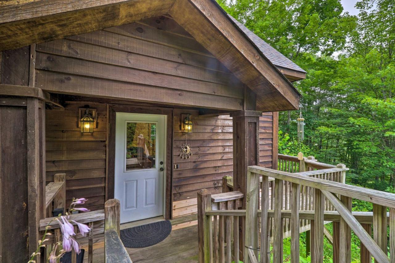 Cozy Boone Cabin With Deck Close To Downtown! المظهر الخارجي الصورة